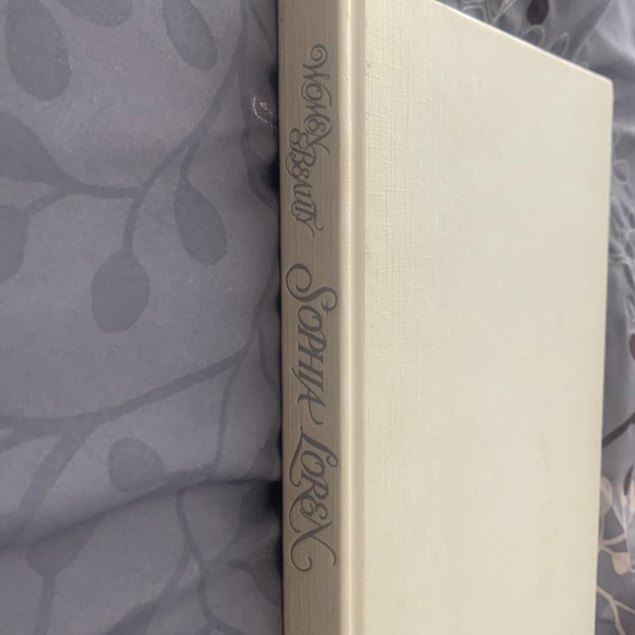 Vintage Sophie Loren Beauty Book - Picture 1 of 4